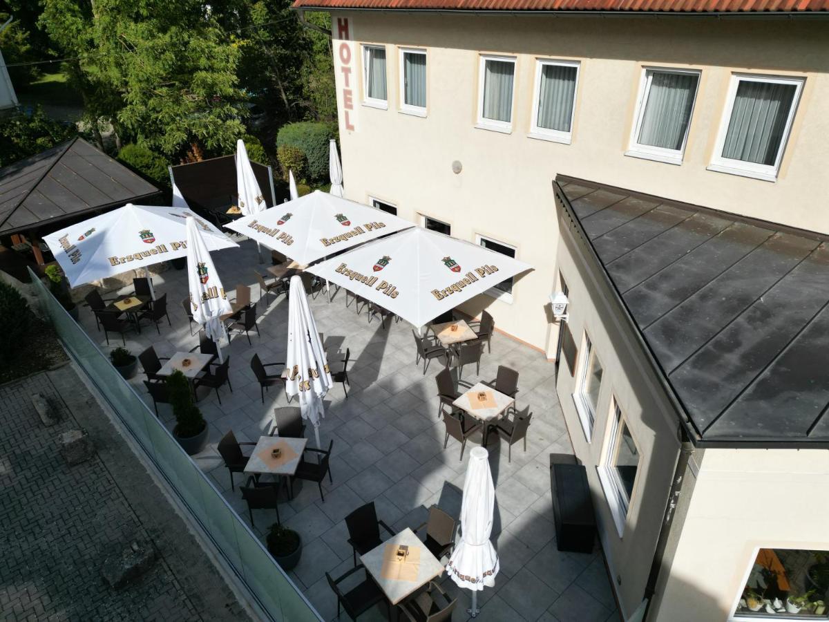 Hotel & Restaurant Zum Hirsch Romhild Exterior foto