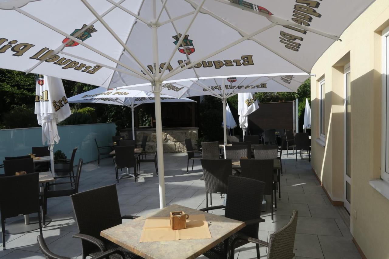 Hotel & Restaurant Zum Hirsch Romhild Exterior foto